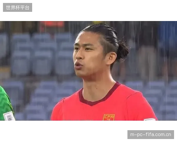 本土锋线球员表现抢眼,张玉宁和韦世豪在进攻端贡献突出。 本土锋线球员表现抢眼,张玉宁和韦世豪在进攻端贡献突出。